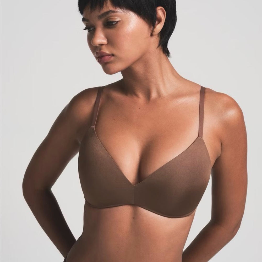 SKIMS Wireless Form Push-Up Plunge Bra NWOT